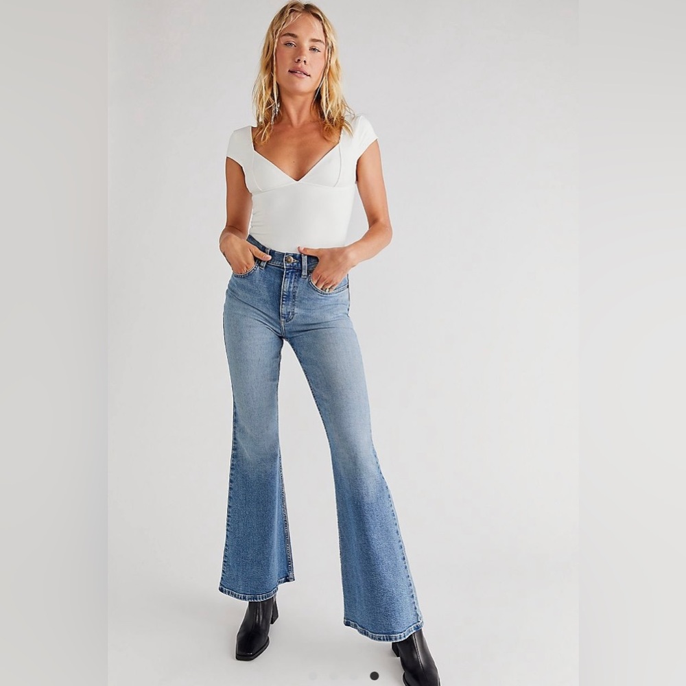 Free People/Lee Flared Jeans (Size 31) NWOT